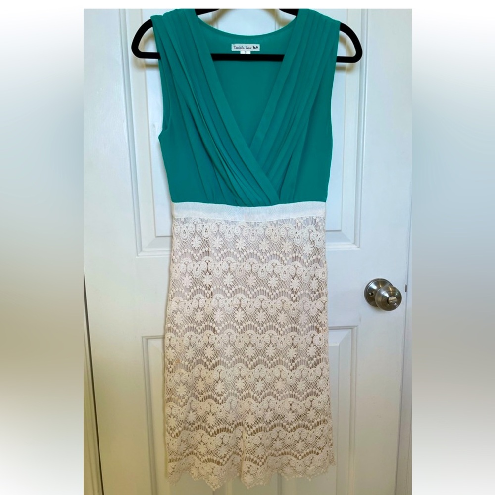 Double Zero Green Ivory Floral Lace Dresss